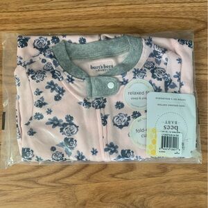 NWT Burt’s Bees Baby blossom sleep and play size 0-3 months